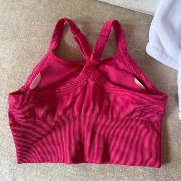 ALO Yoga Hot Pink Ribbed Racerback Tank Crop - Picture 2 of 2